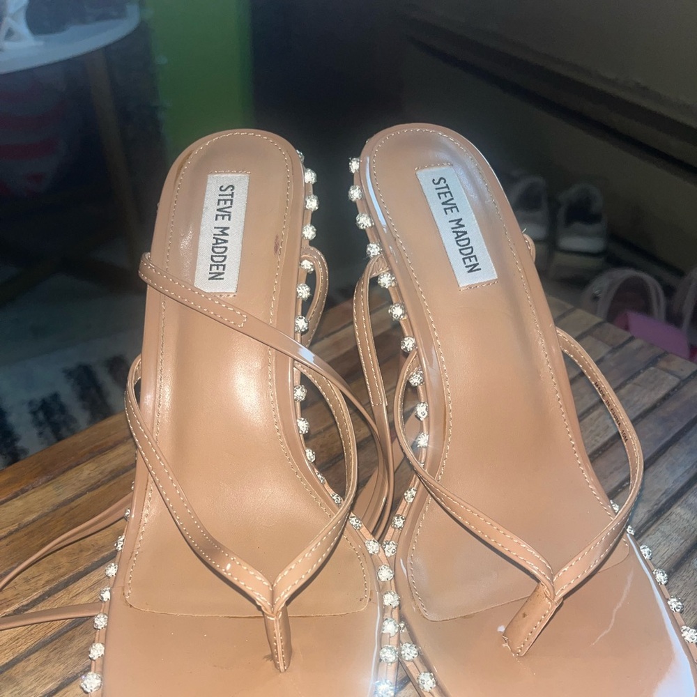 Steve Madden thong heels